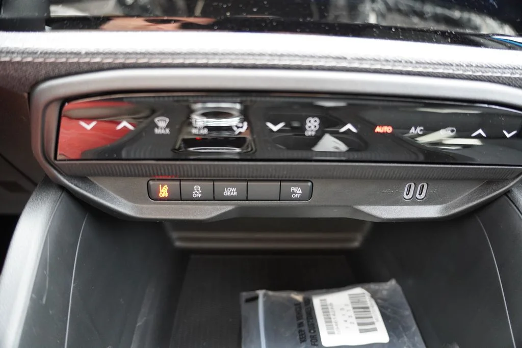 New 2026 Hydro Blue Pearlcoat Jeep Laredo image 14