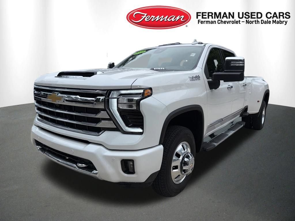 Used 2025 Iridescent Pearl Tricoat Chevrolet High Country DRW image 11
