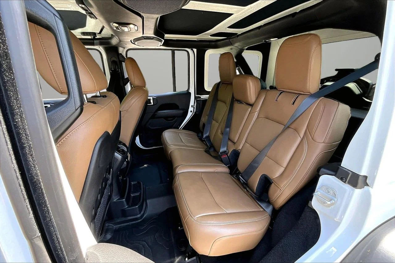 Used 2021 White Jeep Rubicon image 22