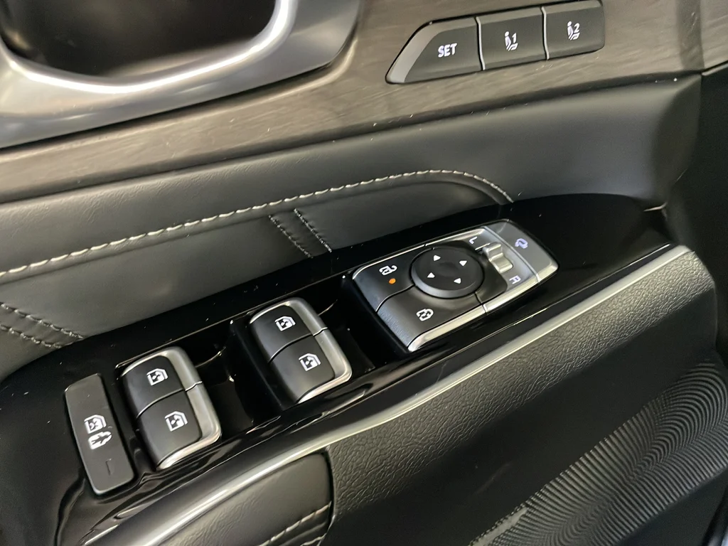 Certified Used 2025 Green Kia X-Line SX Prestige image 39