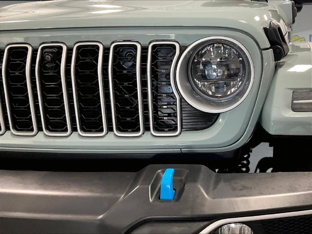 Used 2024 Gray Jeep Sahara 4xe image 32