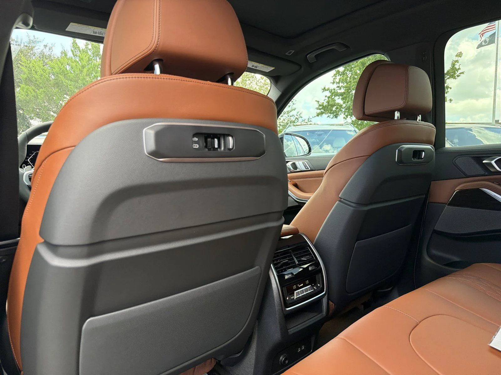 New 2026 Mineral White Metallic BMW xDrive40i image 21