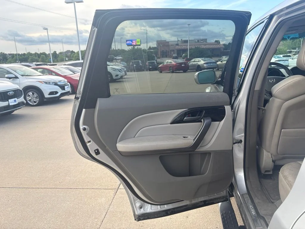 Used 2008 Silver Acura Technology SH-AWD image 34