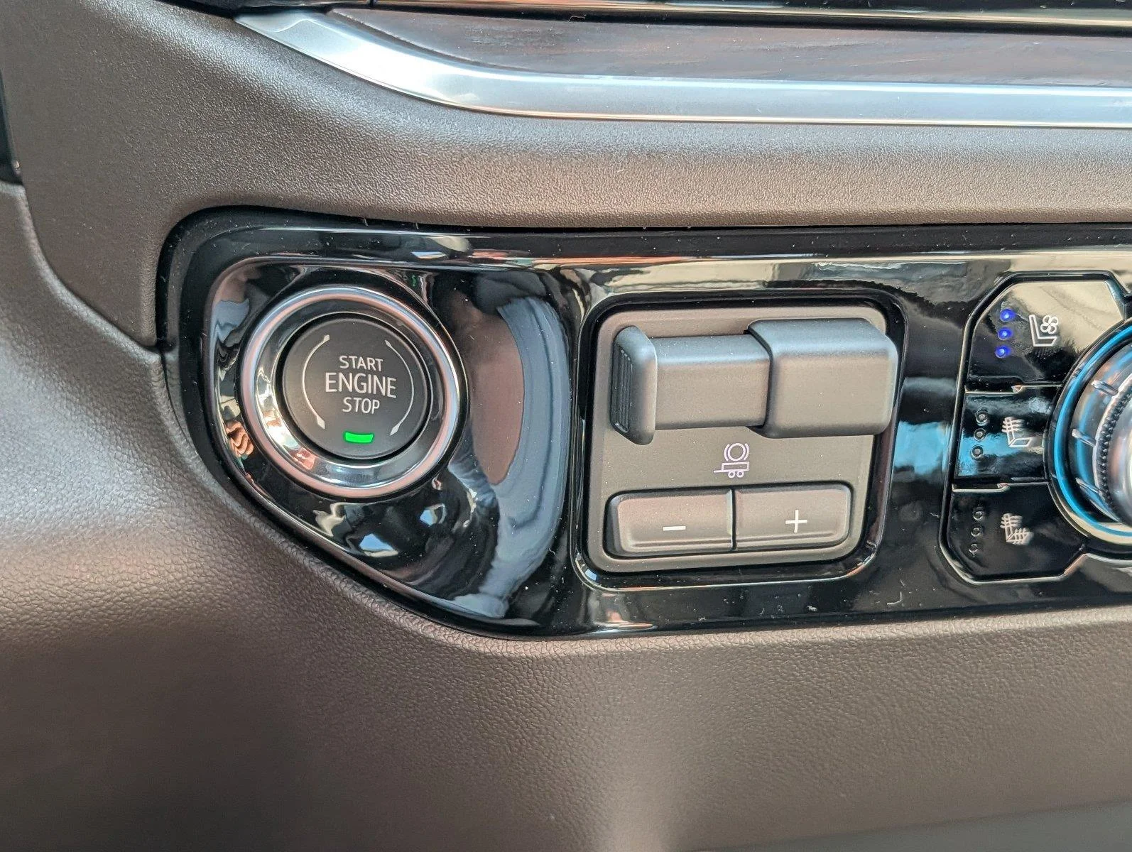 New 2026 Sterling Metallic GMC SLT image 22