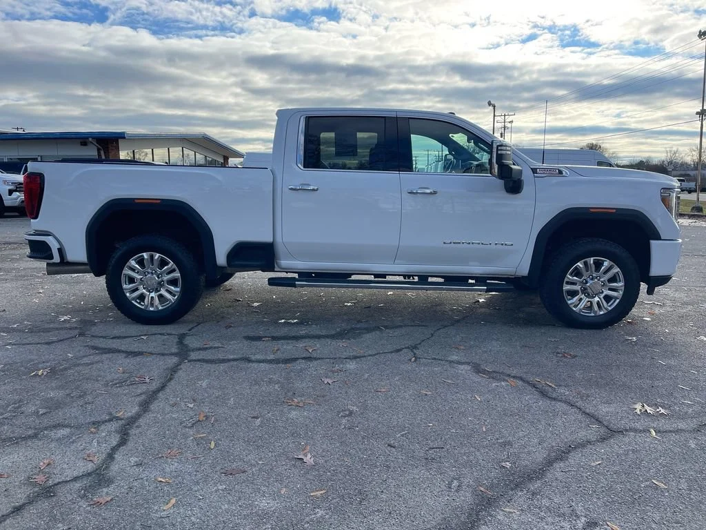 Used 2022 Summit White GMC Denali image 6