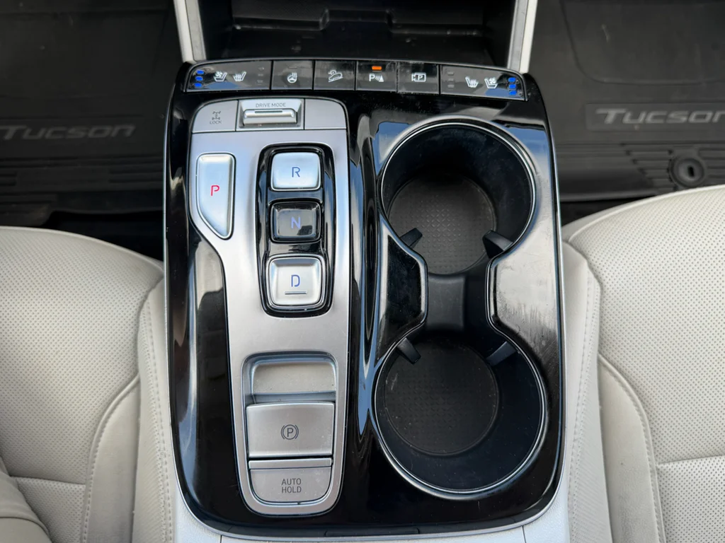 Used 2024 Black Pearl Hyundai Limited image 19