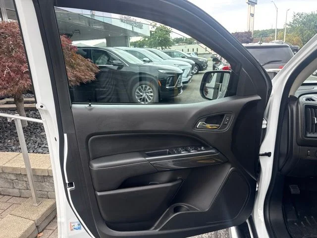 Used 2021 White GMC AT4 w/Leather image 14