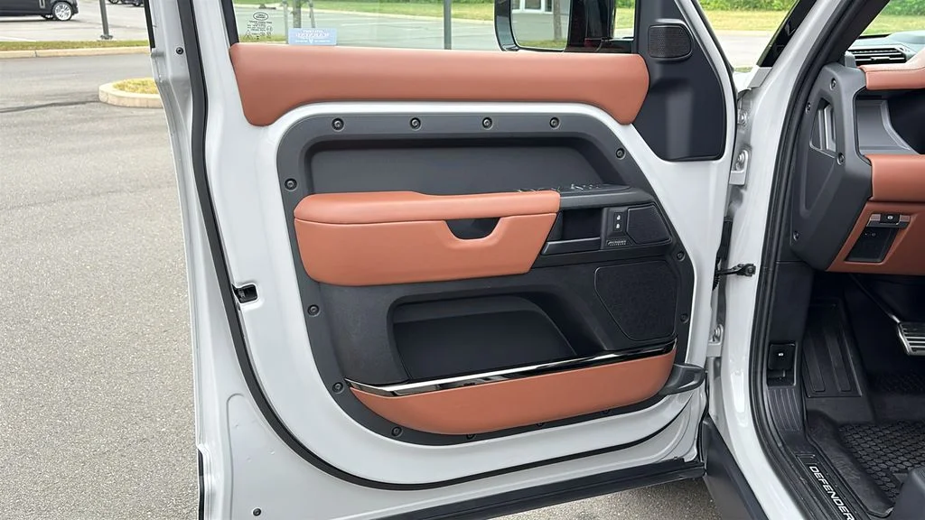 Certified Used 2026 Gray Land Rover OCTA image 9