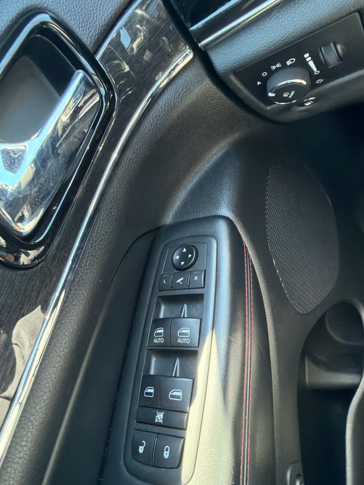 Used 2020 Granite Crystal Metallic Clearcoat Jeep Trailhawk image 31