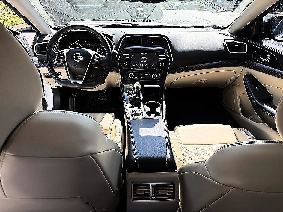 Used 2016 Pearl White Nissan 3.5 Platinum image 18