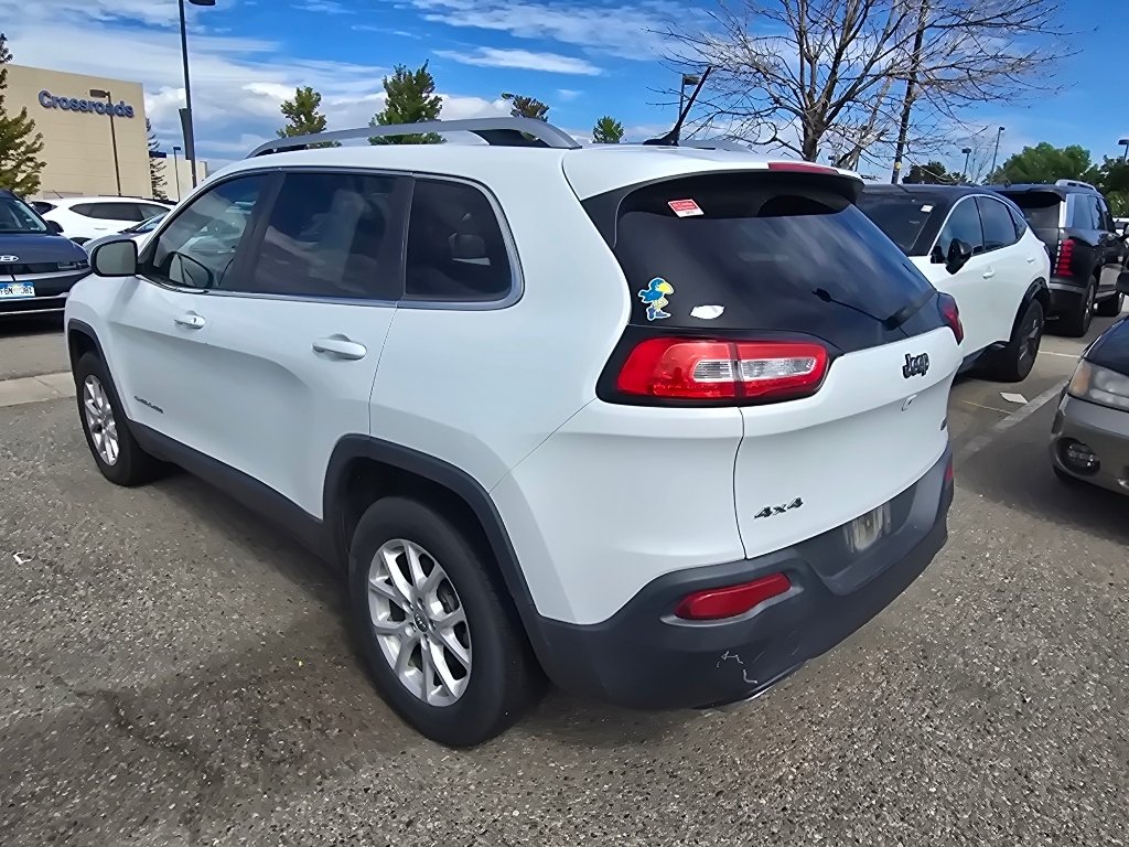 Used 2015 Bright White Clearcoat Jeep Latitude image 15