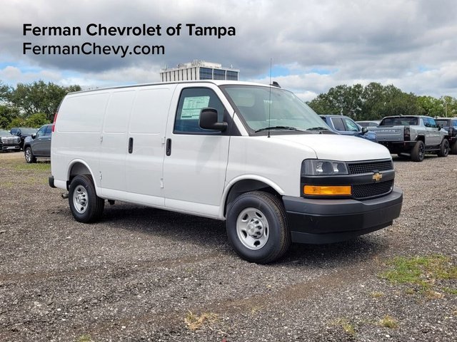 2025 Chevrolet Express Cargo WT