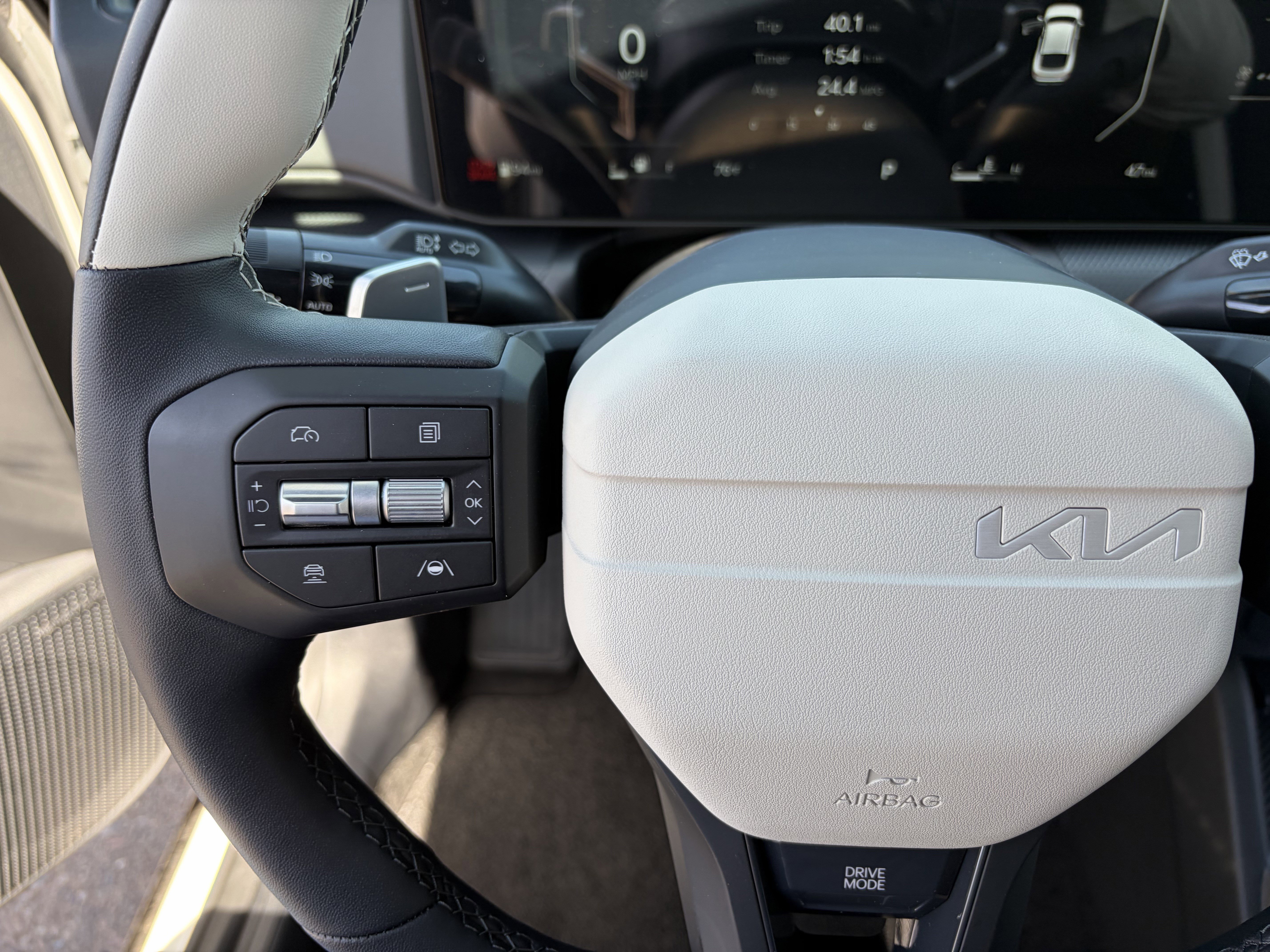 New 2026 Snow White Pearl Kia GT-Line image 22