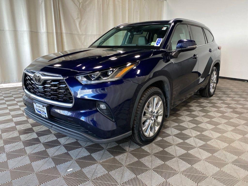 Used 2023 Gray Toyota Limited image 5