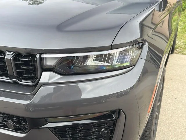 New 2026 Baltic Gray Metallic Clearcoat Jeep Limited Reserve image 9