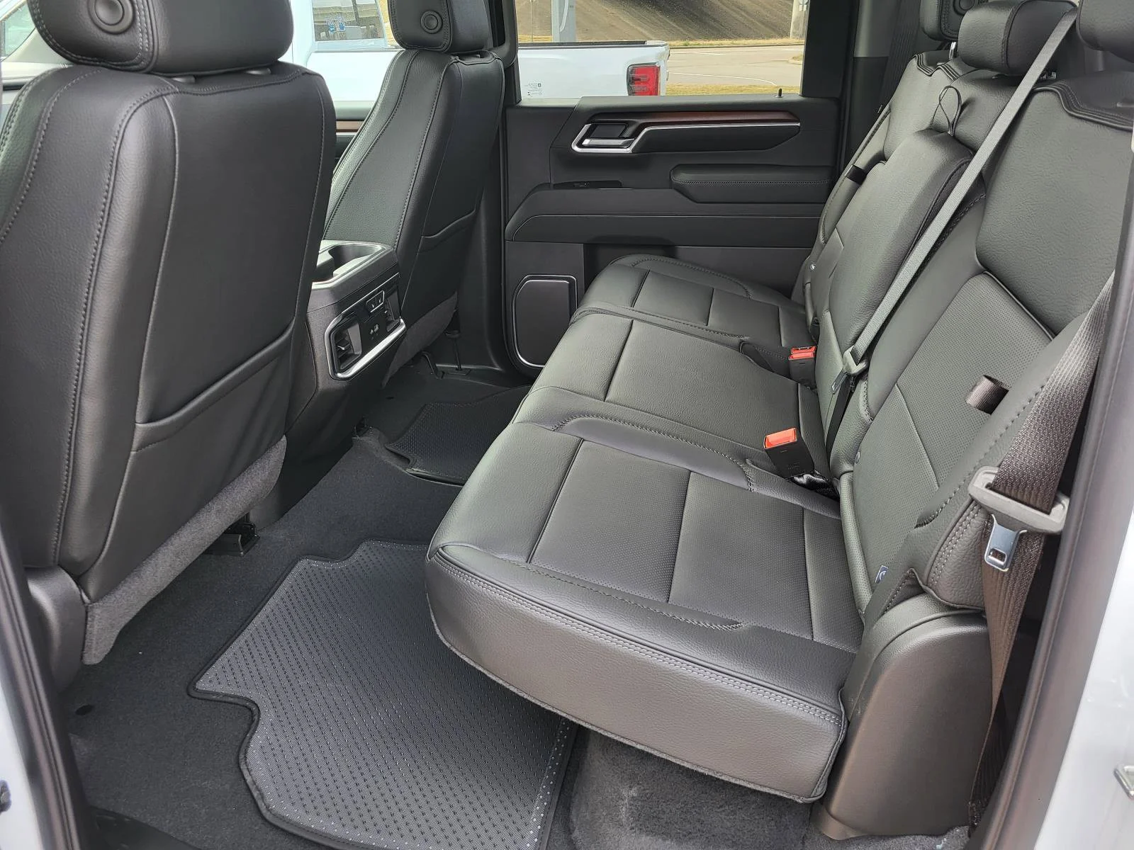 2026 GMC Sierra 2500HD Denali - Photo 4