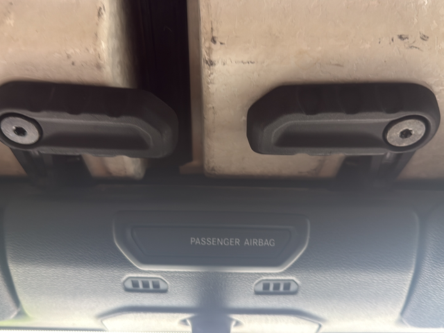 Used 2020 Silver Jeep Sport S image 36