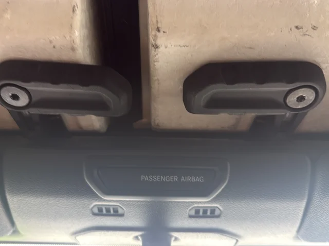 Used 2020 Silver Jeep Sport S image 36