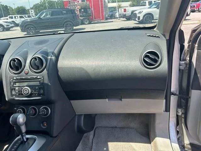 Used 2013 Silver Nissan S image 10