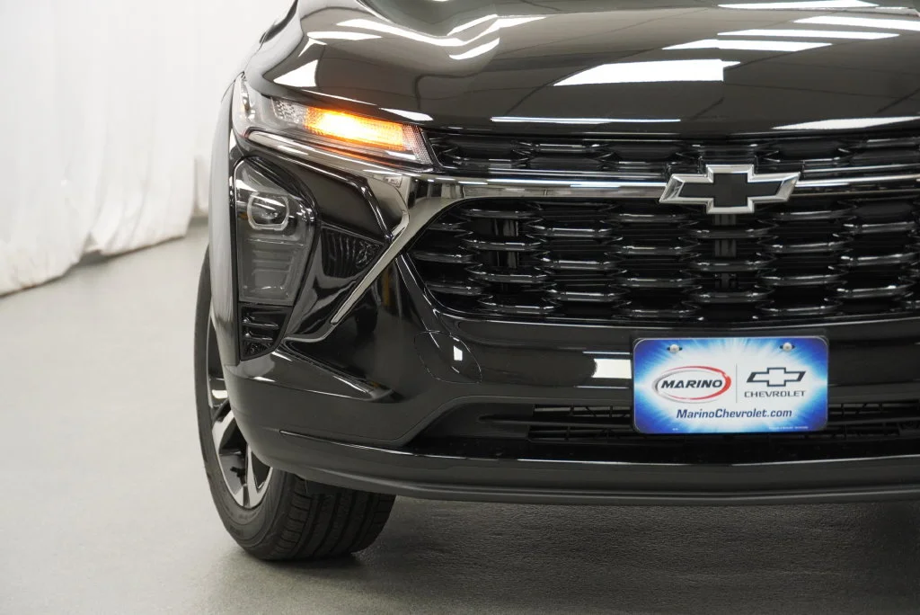 New 2026 Mosaic Black Metallic Chevrolet 1RS image 10