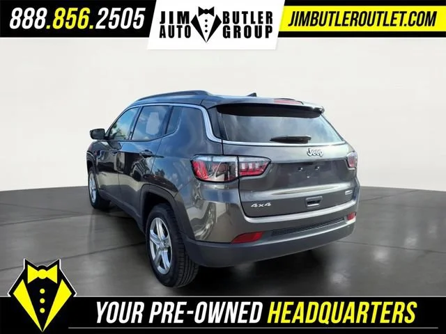 Used 2024  Jeep Latitude image 23