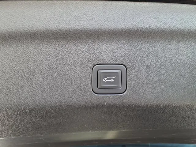Used 2025 Onyx Black GMC Denali image 13