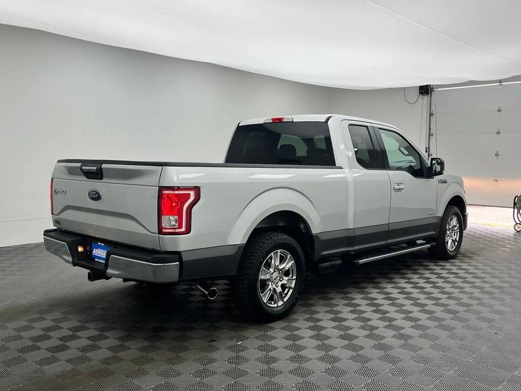 Used 2015  Ford XLT image 8
