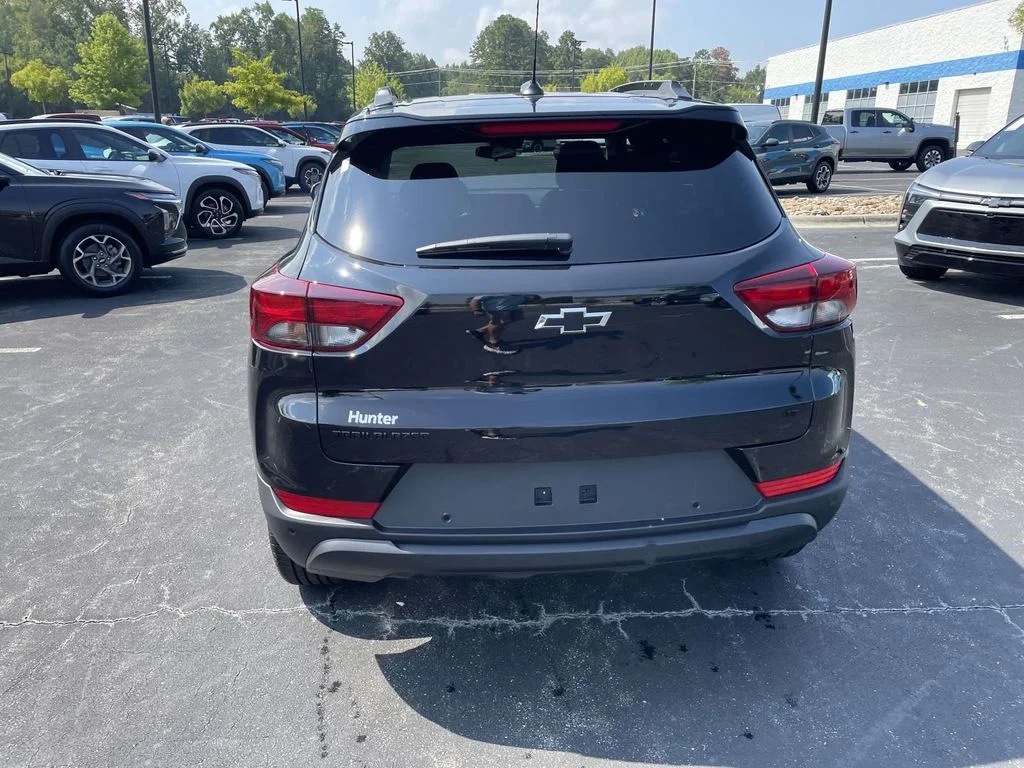 New 2026 Mosaic Black Metallic Chevrolet LT image 5
