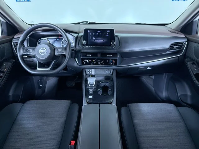 Used 2021 White Nissan S image 19