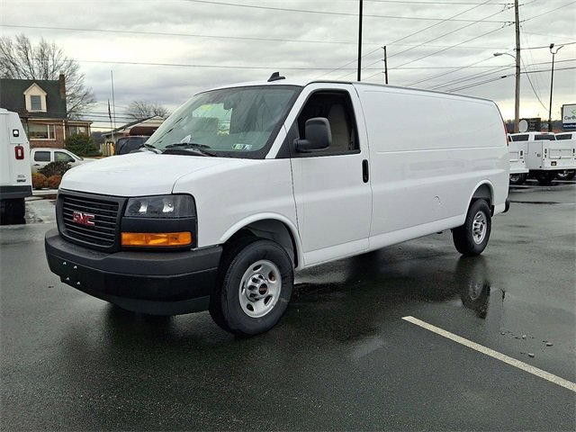 2025 GMC Savana Cargo Work Van - Photo 16