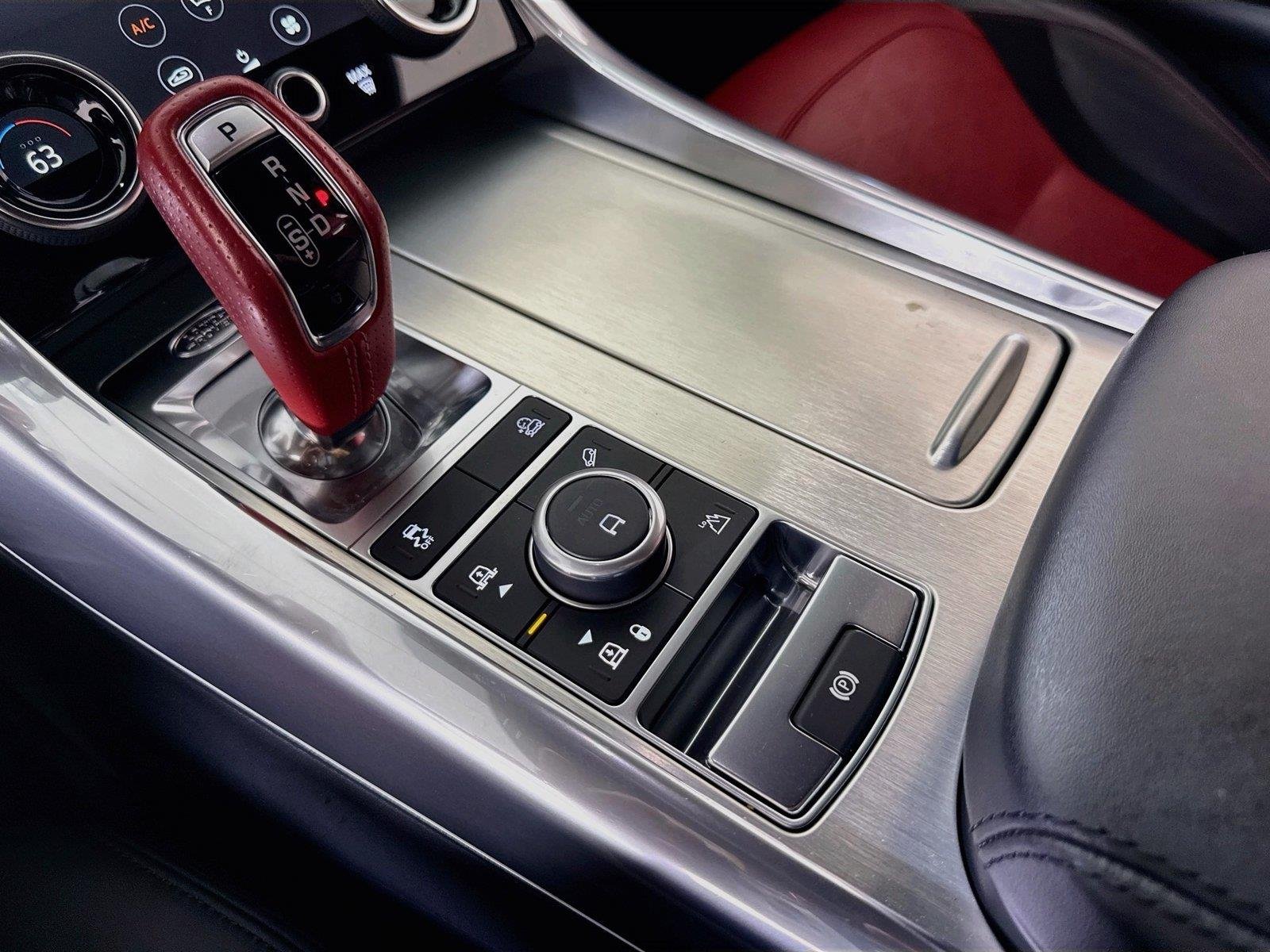 Used 2022 Fuji White Land Rover SVR image 19