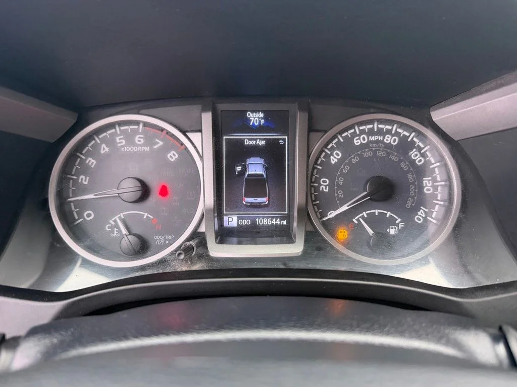 Used 2018 White Toyota SR5 image 30
