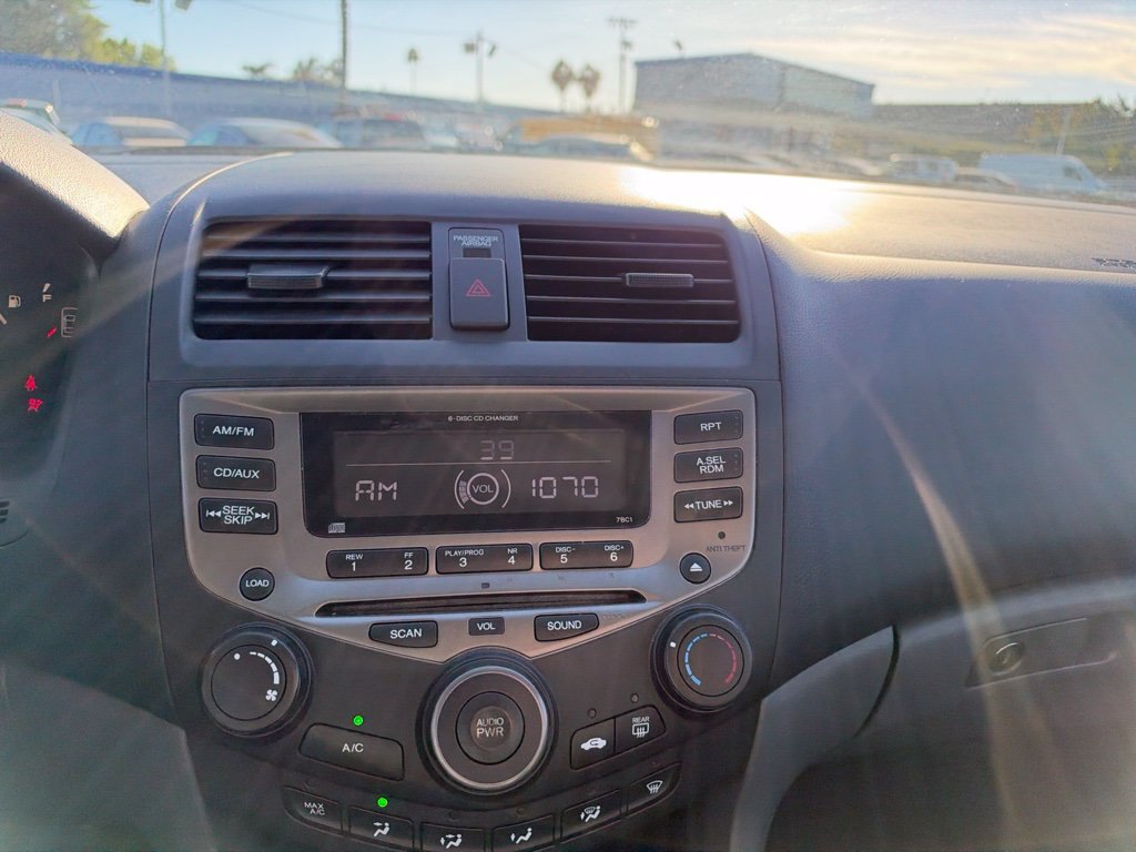 Used 2006 Blue Honda SE image 11
