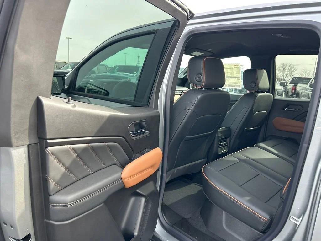 2026 GMC Canyon AT4 - Photo 33