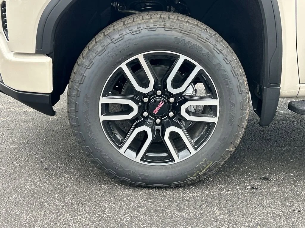 2026 GMC Sierra 1500 AT4 - Photo 12