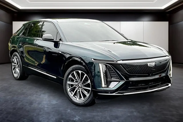 2024 Cadillac LYRIQ Sport 1