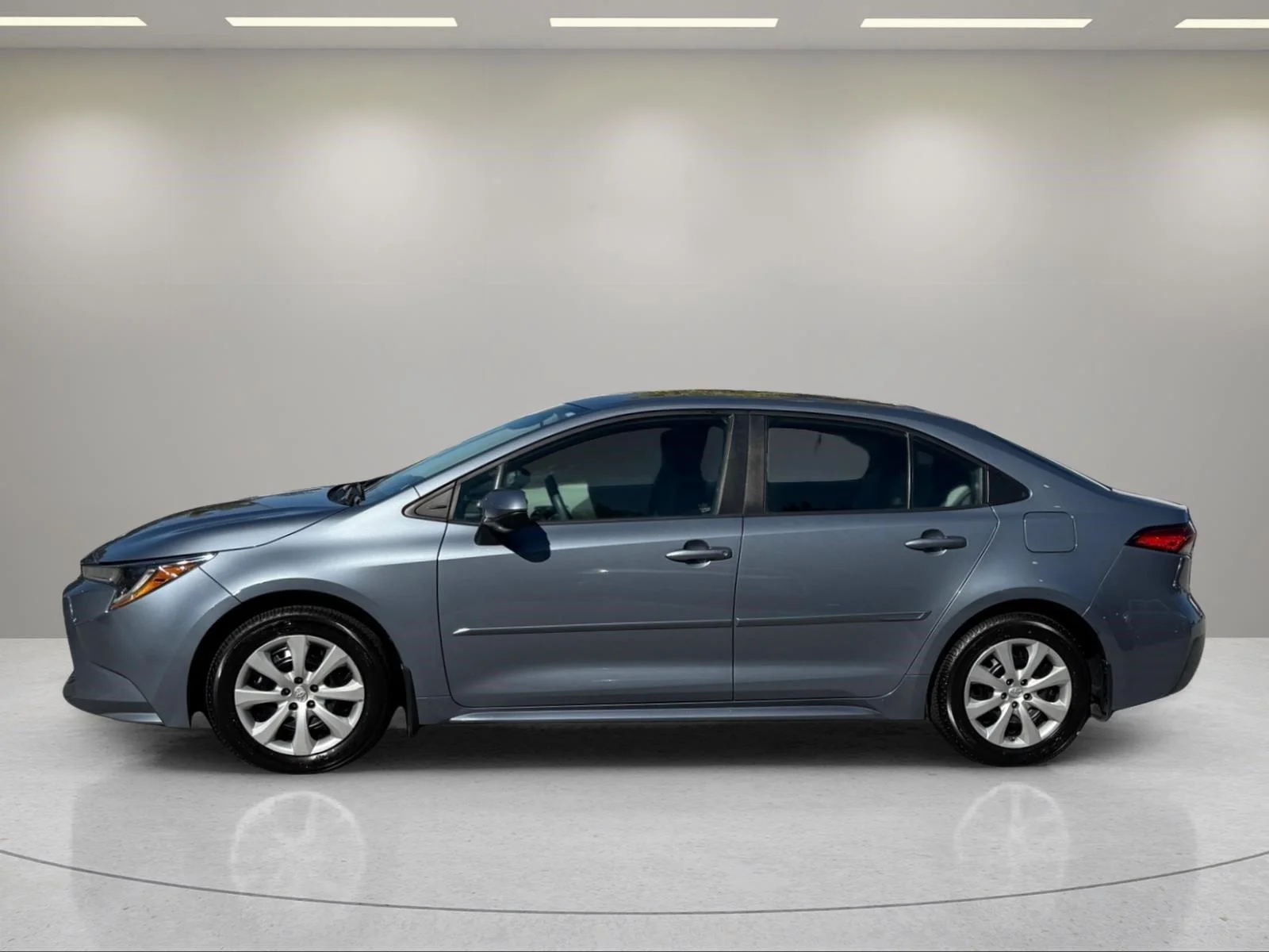 Used 2022 Celestite Toyota LE image 2