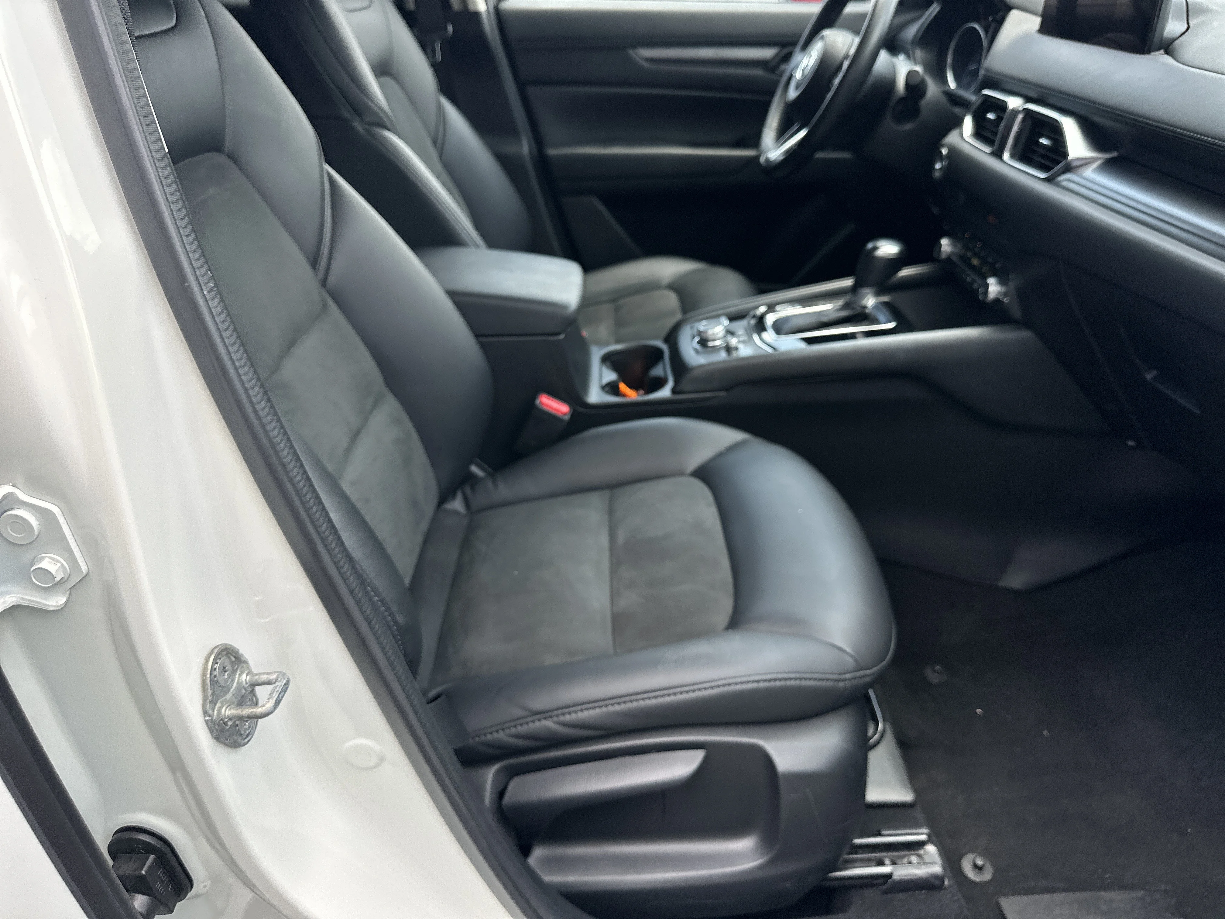 Used 2021 Snowflake White Pearl Mica Mazda Touring image 13