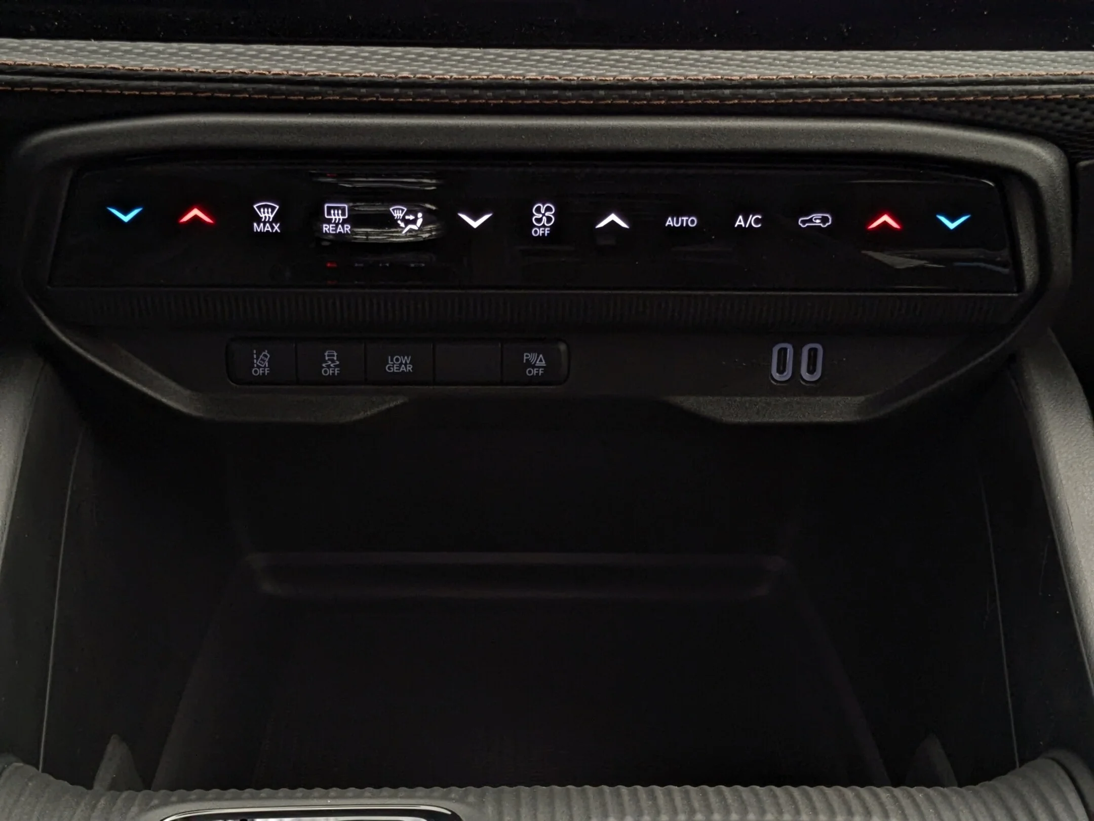 New 2026 White Jeep Limited - - Hybrid - Capri Leatherette - Power Liftgate - Wireless Charging & More! image 23