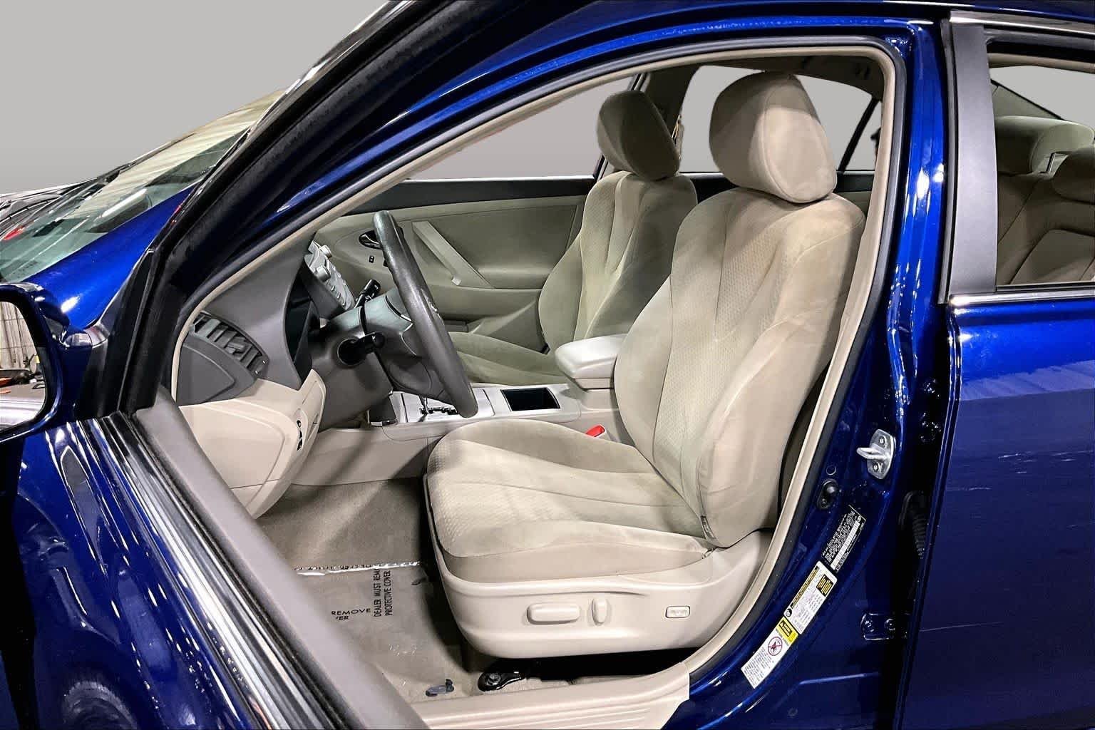 Used 2008 Blue Ribbon Metallic Toyota LE image 7