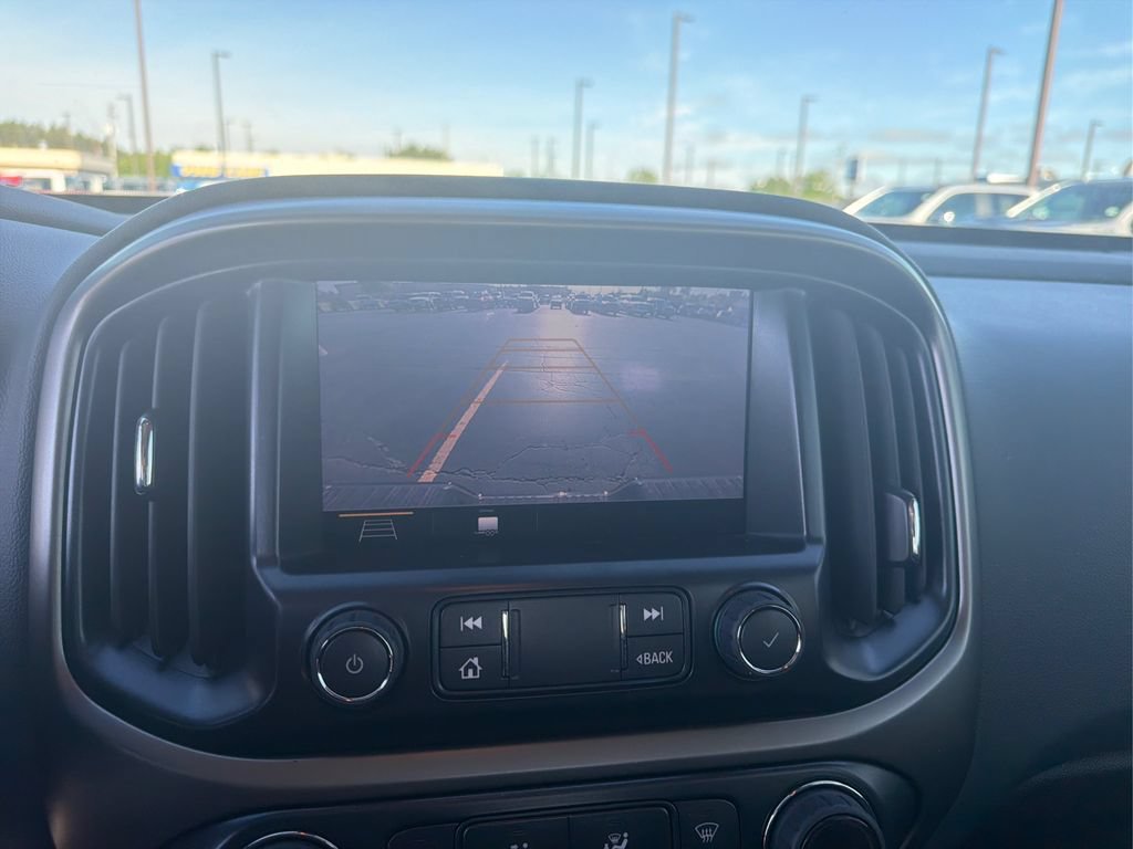 Used 2022 Black Chevrolet Z71 image 26