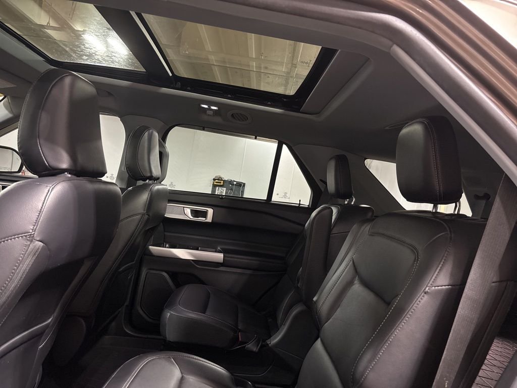 Used 2021 Gray Ford Limited image 32