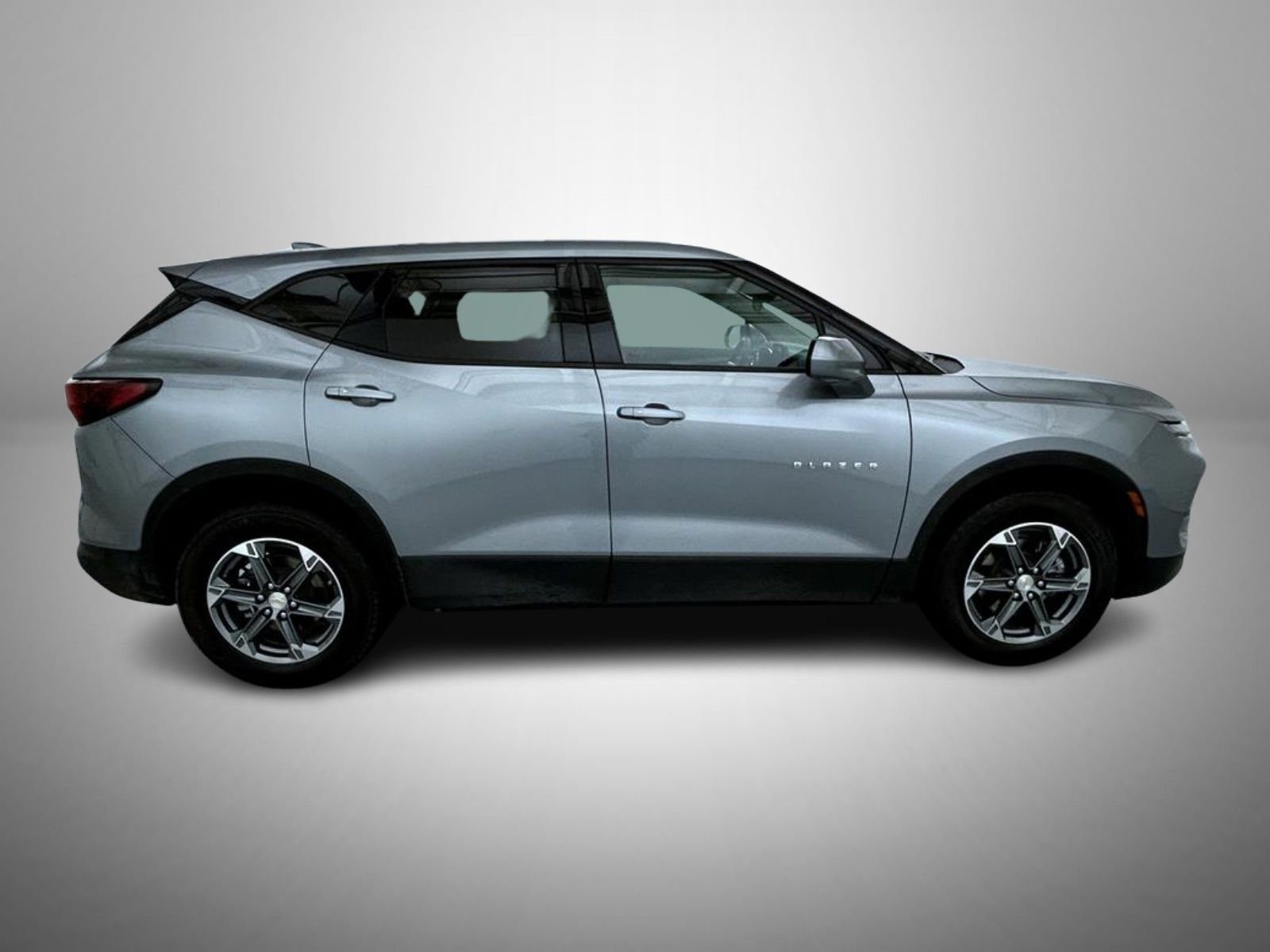 Used 2025 Gray Chevrolet LT image 4