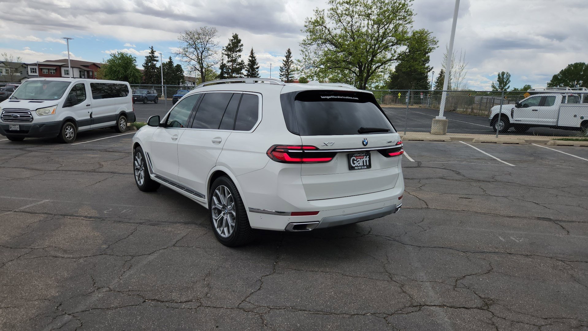 Used 2025 Alpine White BMW xDrive40i image 11