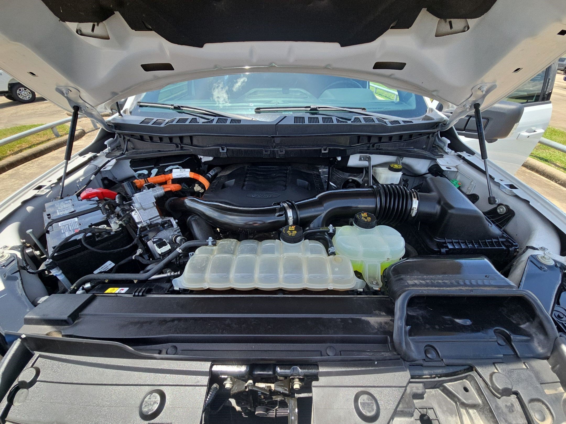 Used 2023 Oxford White Ford XLT image 31