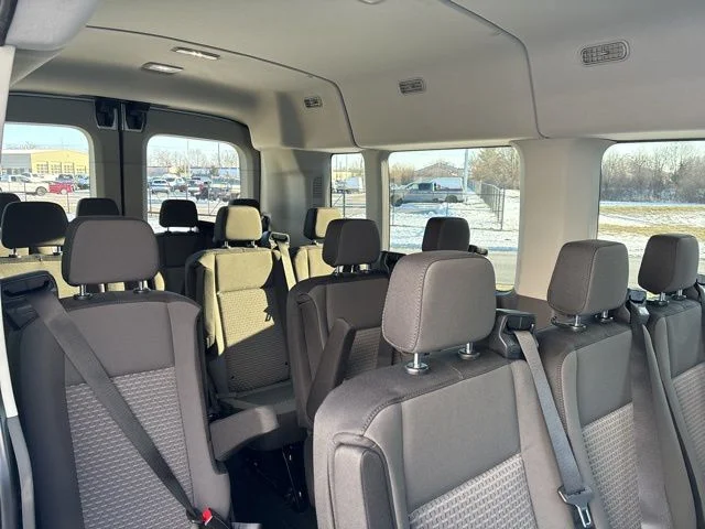 New 2024 White Ford Medium Roof Pass. XLT AWD image 33