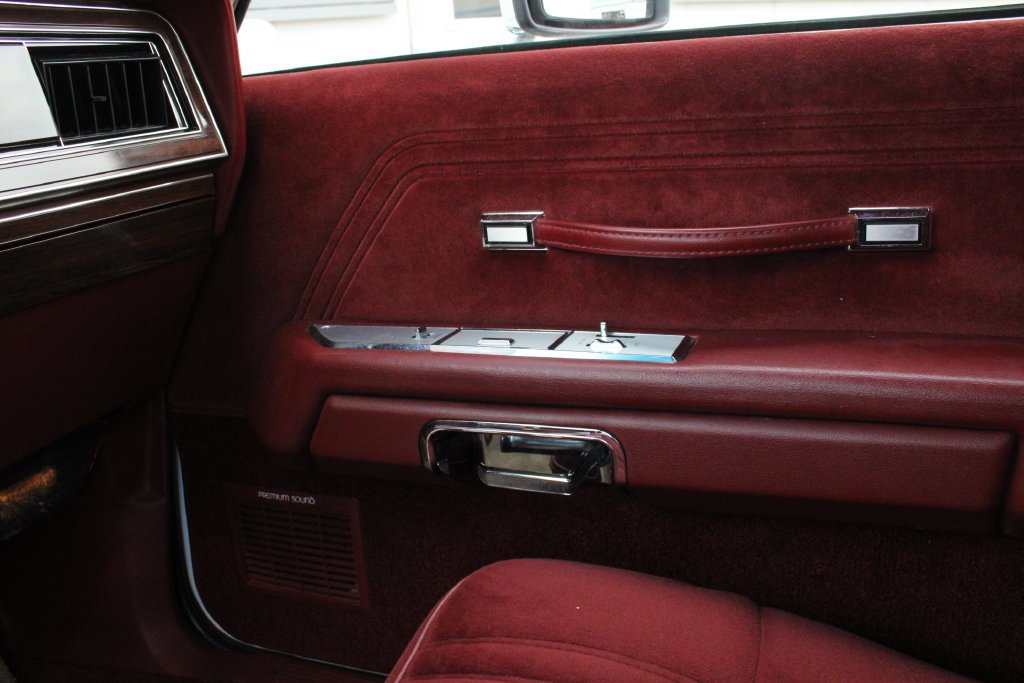 Used 1987 White Ford LX image 16