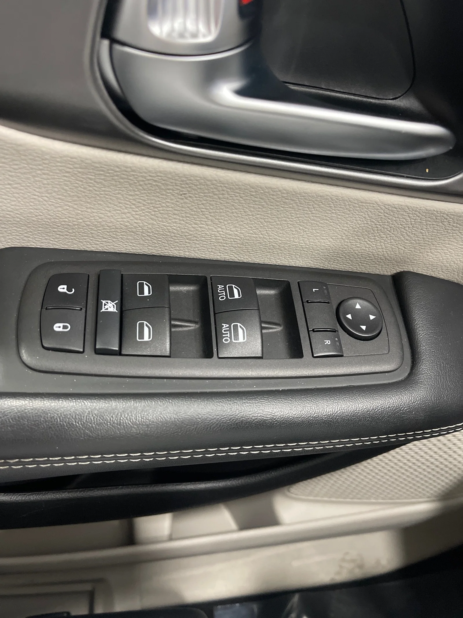 Used 2023 Bright White Clearcoat Chrysler Touring L FWD image 35