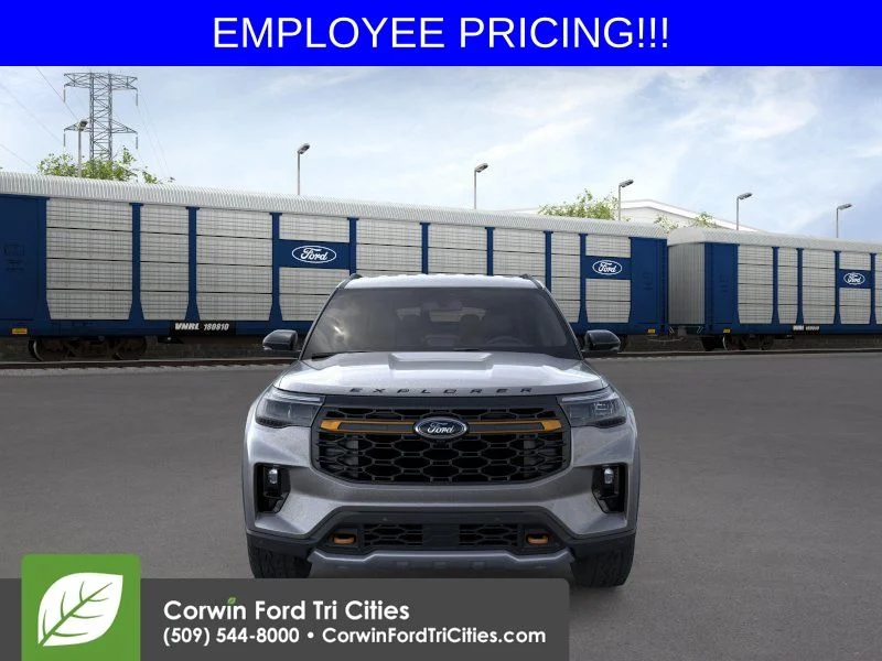 New 2026 Carbonized Gray Metallic Ford Tremor image 7