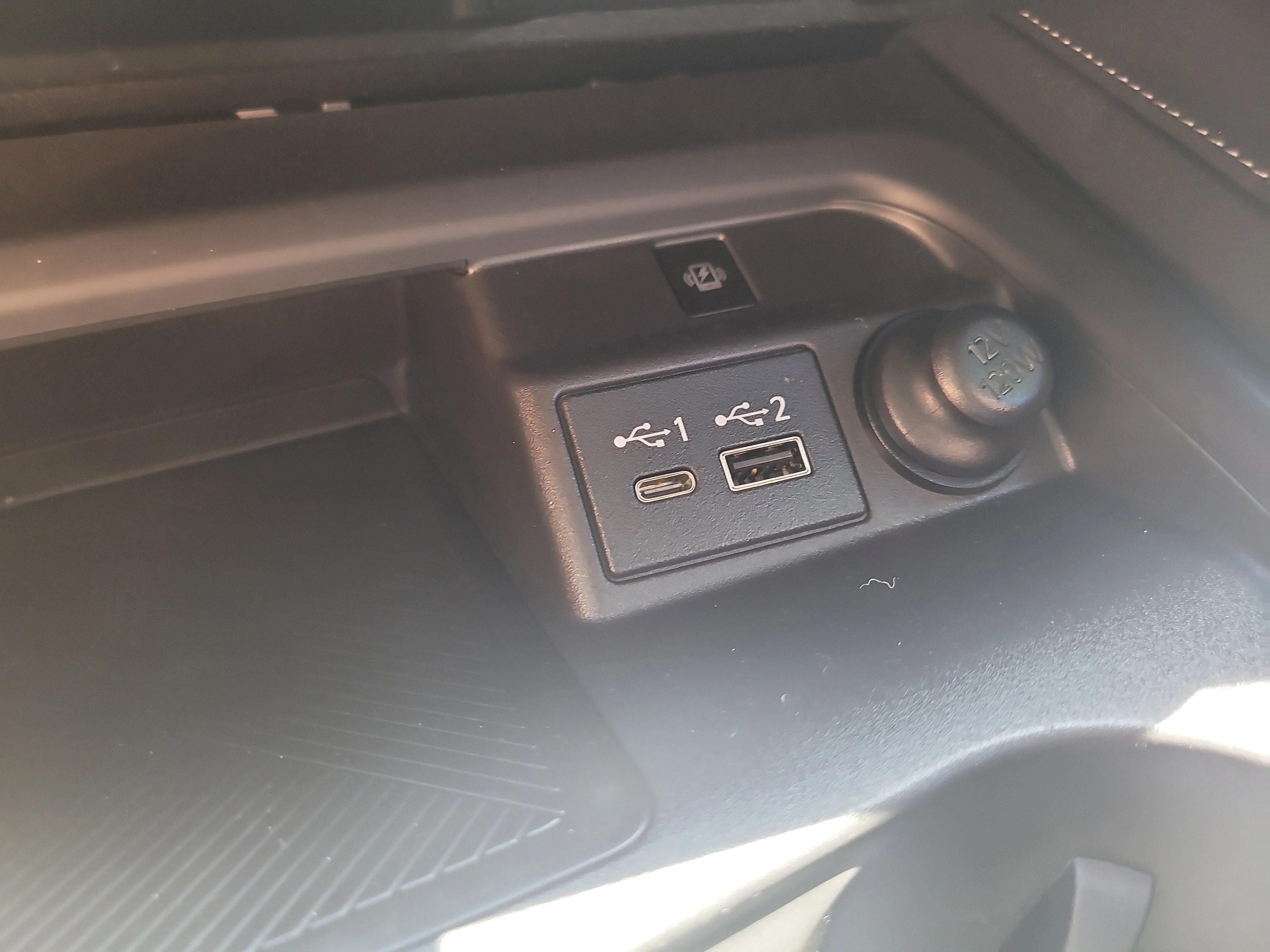 Used 2023 Slate Gray INFINITI LUXE image 28